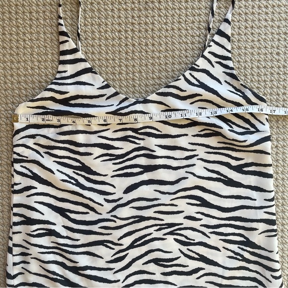 Banana Republic Zebra Blouse Size XS - Picture 9 of 12